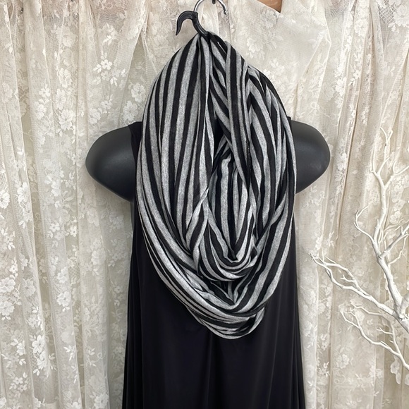 Stripes!!! Black & Grey Large Infinity Scarf Shawl - Picture 9 of 9